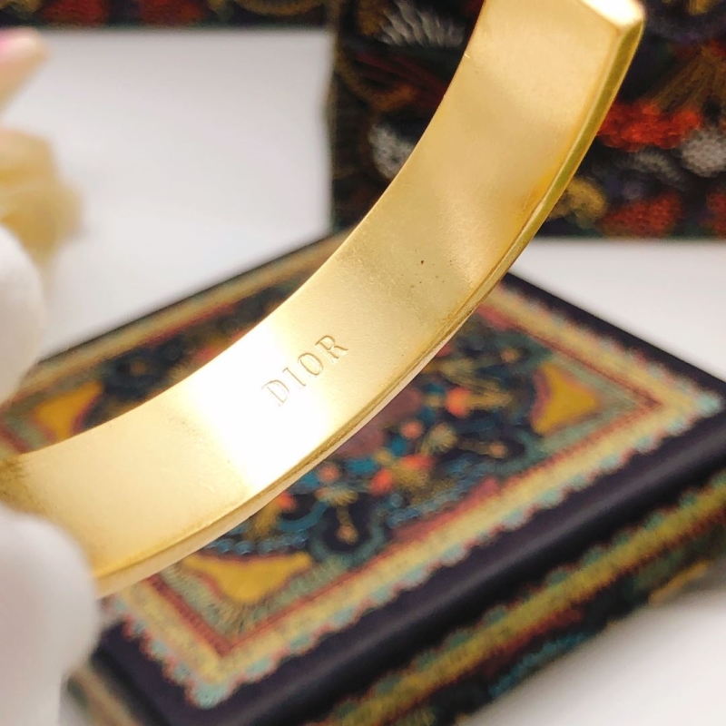 chr1st1an D10r bracelets